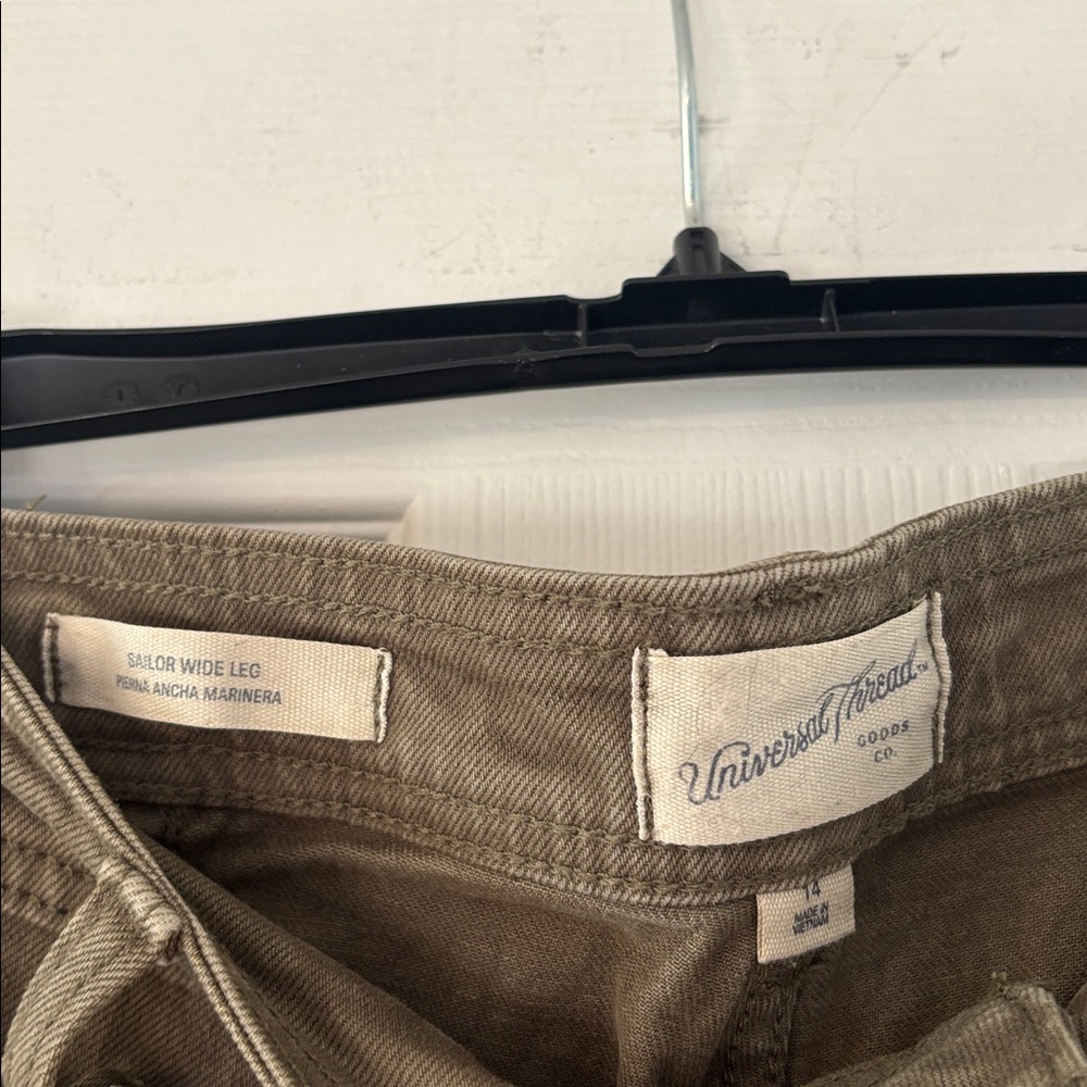 Universal Thread Wide-Leg Jeans - Picture 3 of 4